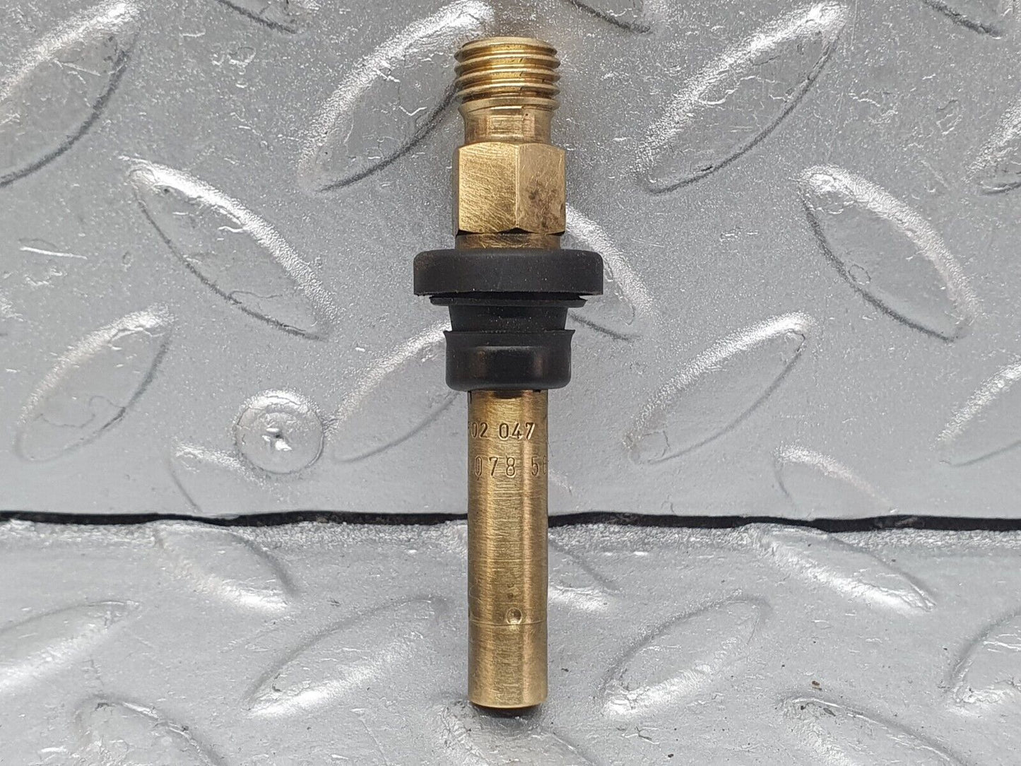 41033 Mercedes-Benz W126 300SE Fuel Injector Bosch 0000785623 0437502047