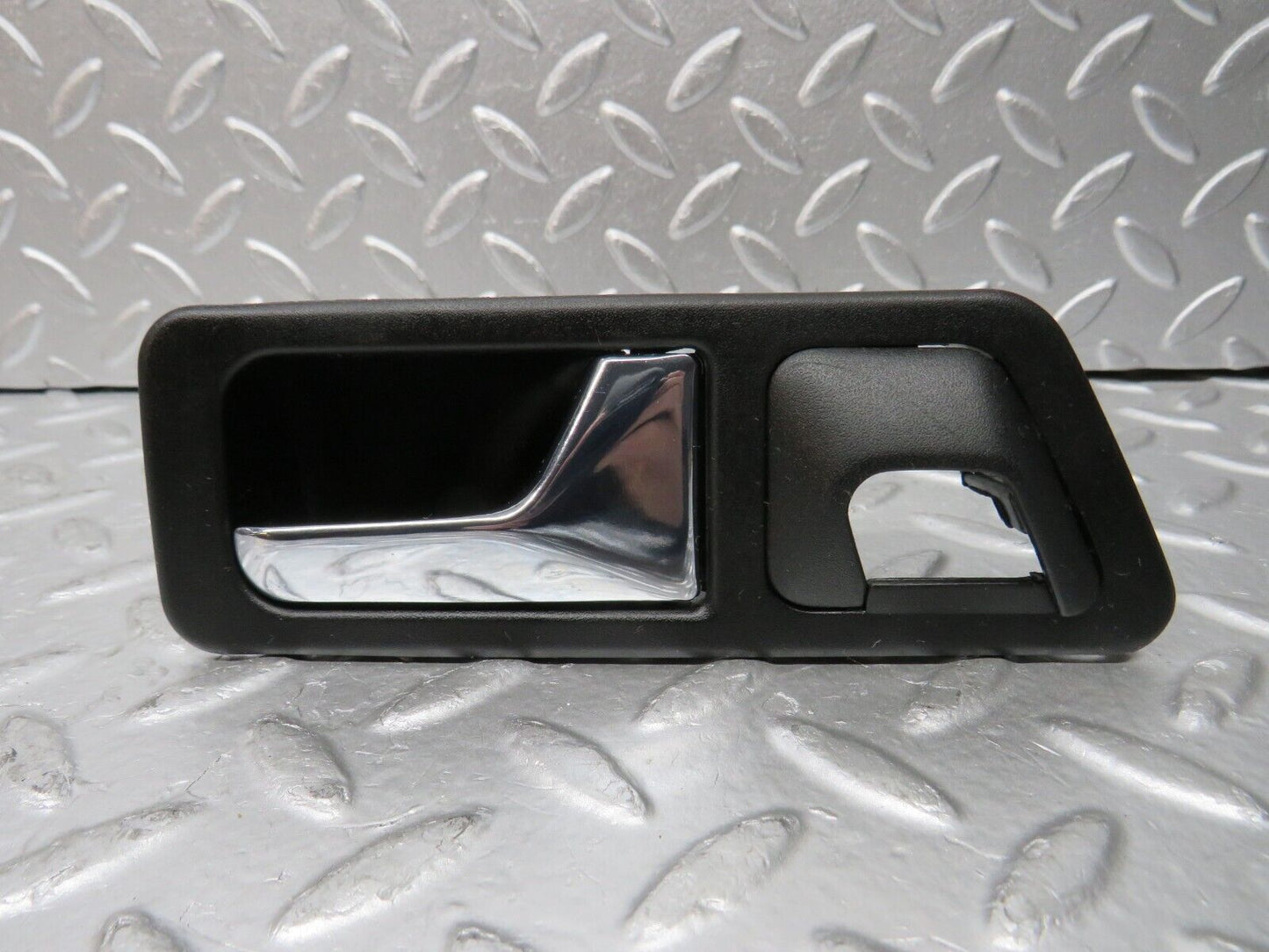30585 Mercedes-Benz W201 190E 2.0L Right Interior Door Handle 2017660264