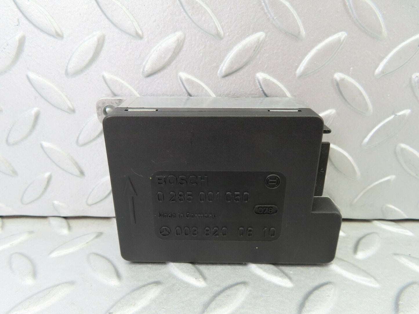 7656 Mercedes-Benz S123 230TE Wagon Crash Sensor Bosch 0038200610