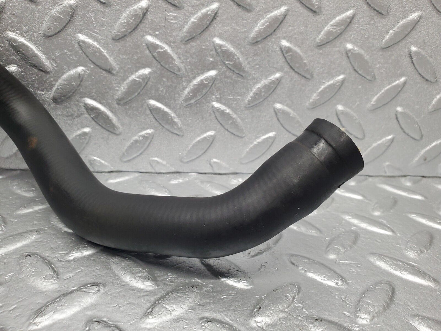 46907 Mercedes-Benz R129 320SL Coupe Radiator Lower Hose Pipe 1295012582