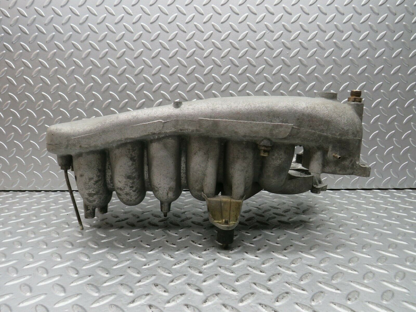 22230 Mercedes-Benz S123 280TE Wagon Intake Manifold 1101413701