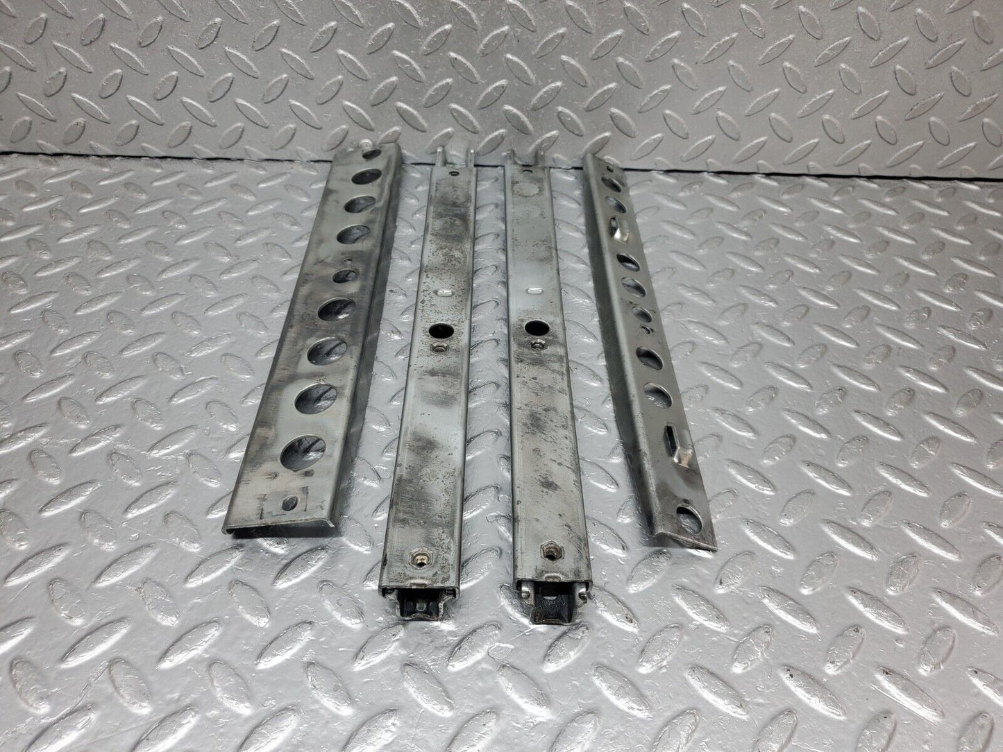44532 Mercedes-Benz W123 280E Front Right Seat Rail Pair