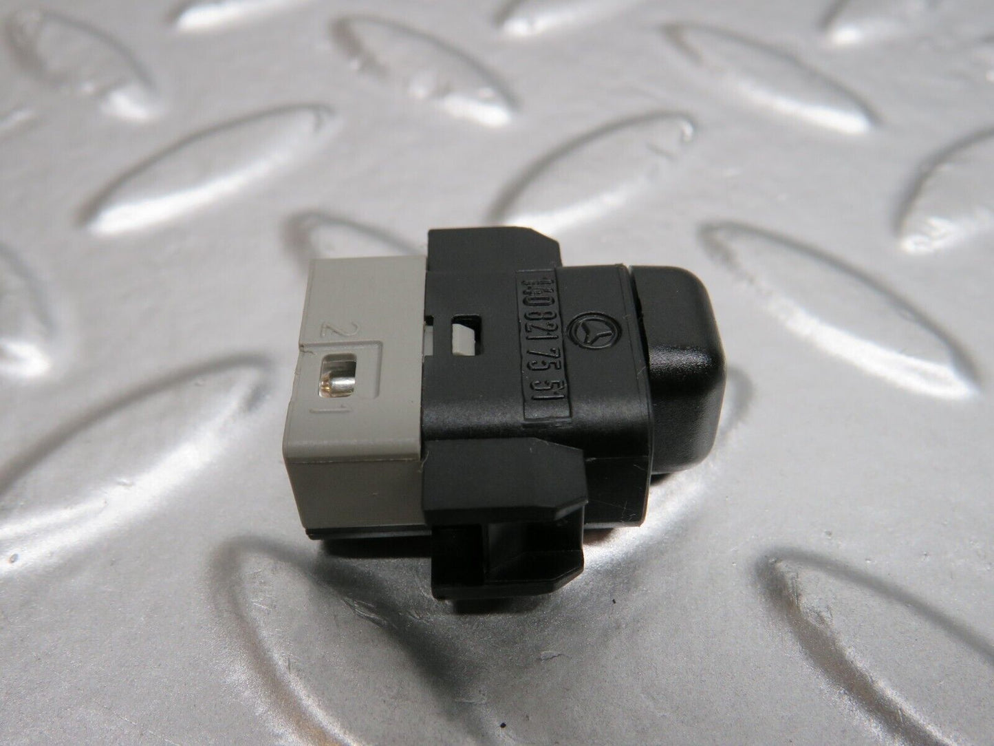 24694 Mercedes-Benz W140 S320 Child Lock Control Switch 1408217551