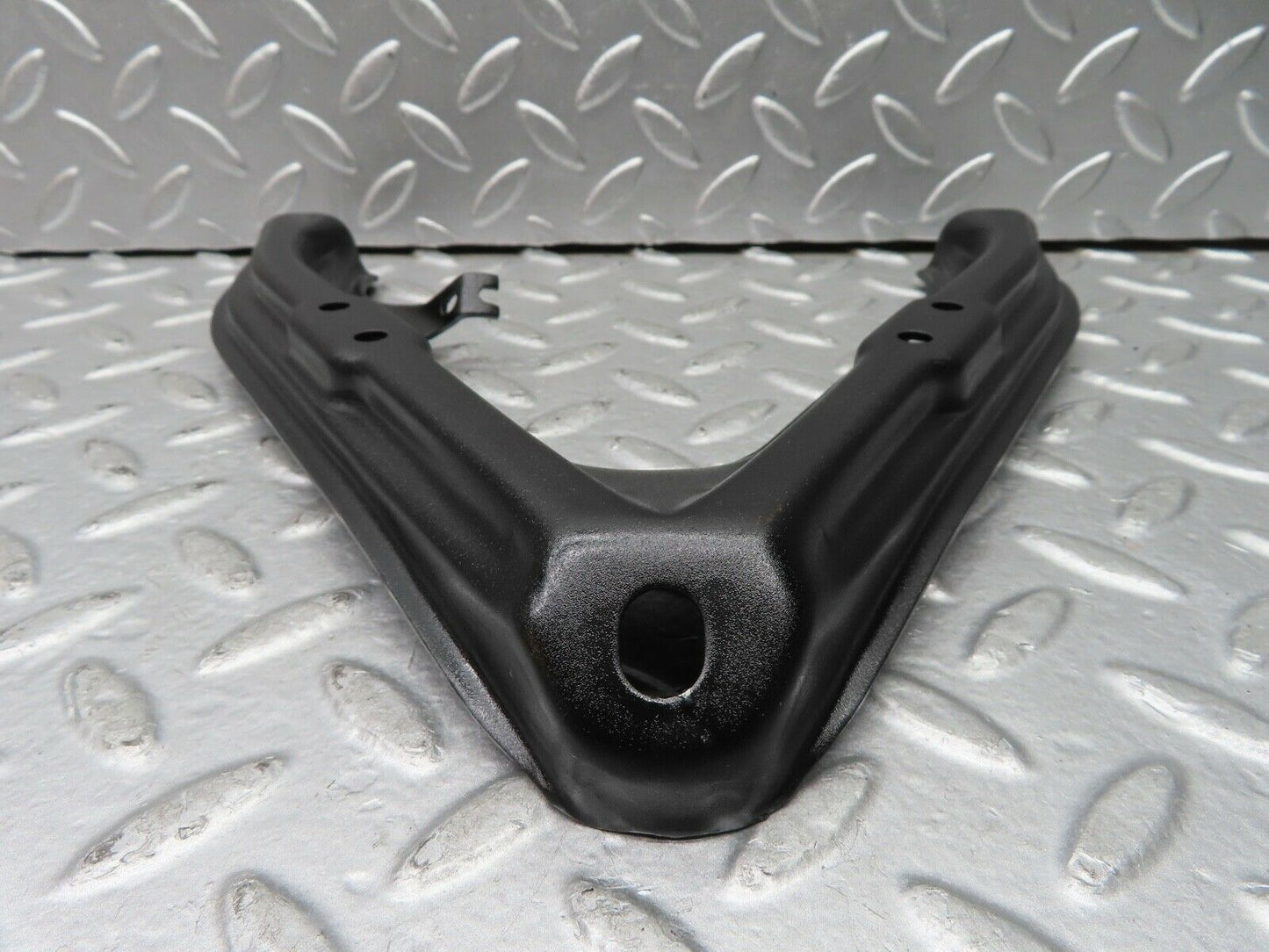 21288 Mercedes-Benz W123 230E Air Intake Manifold Bracket