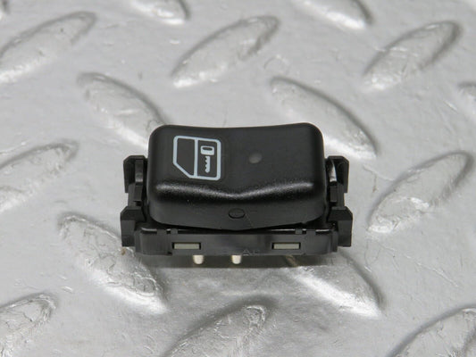 33332 Mercedes-Benz W202 C180 Central Locking Switch 2028204010