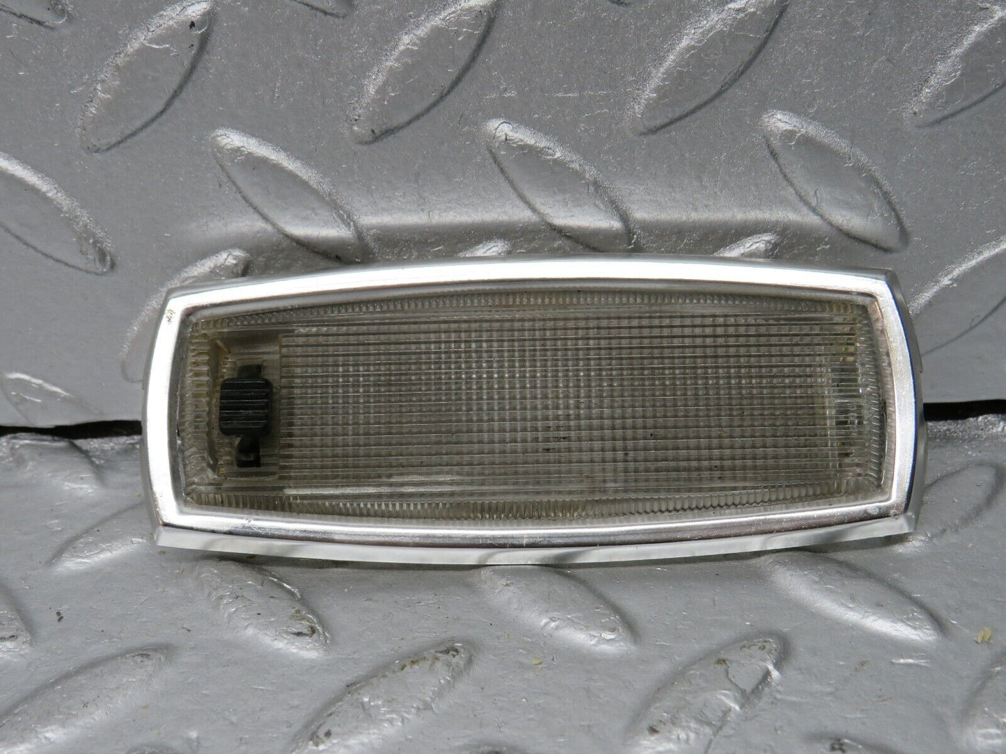 40473 Mercedes-Benz W110 230 Interior Dome Light