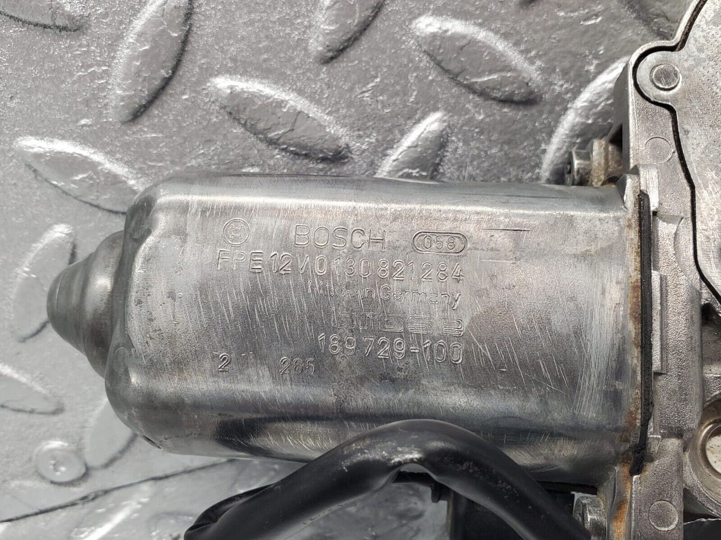 30310 Mercedes-Benz W124 230E Window Regulator Motor Left Bosch 0130821284