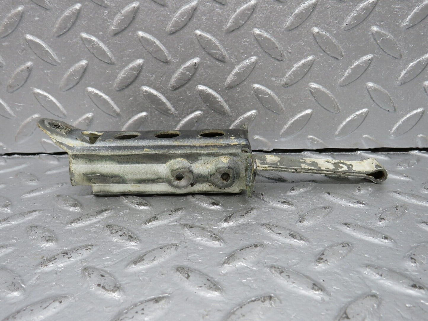 40591 Mercedes-Benz W123 300D Door Safety Check Strap