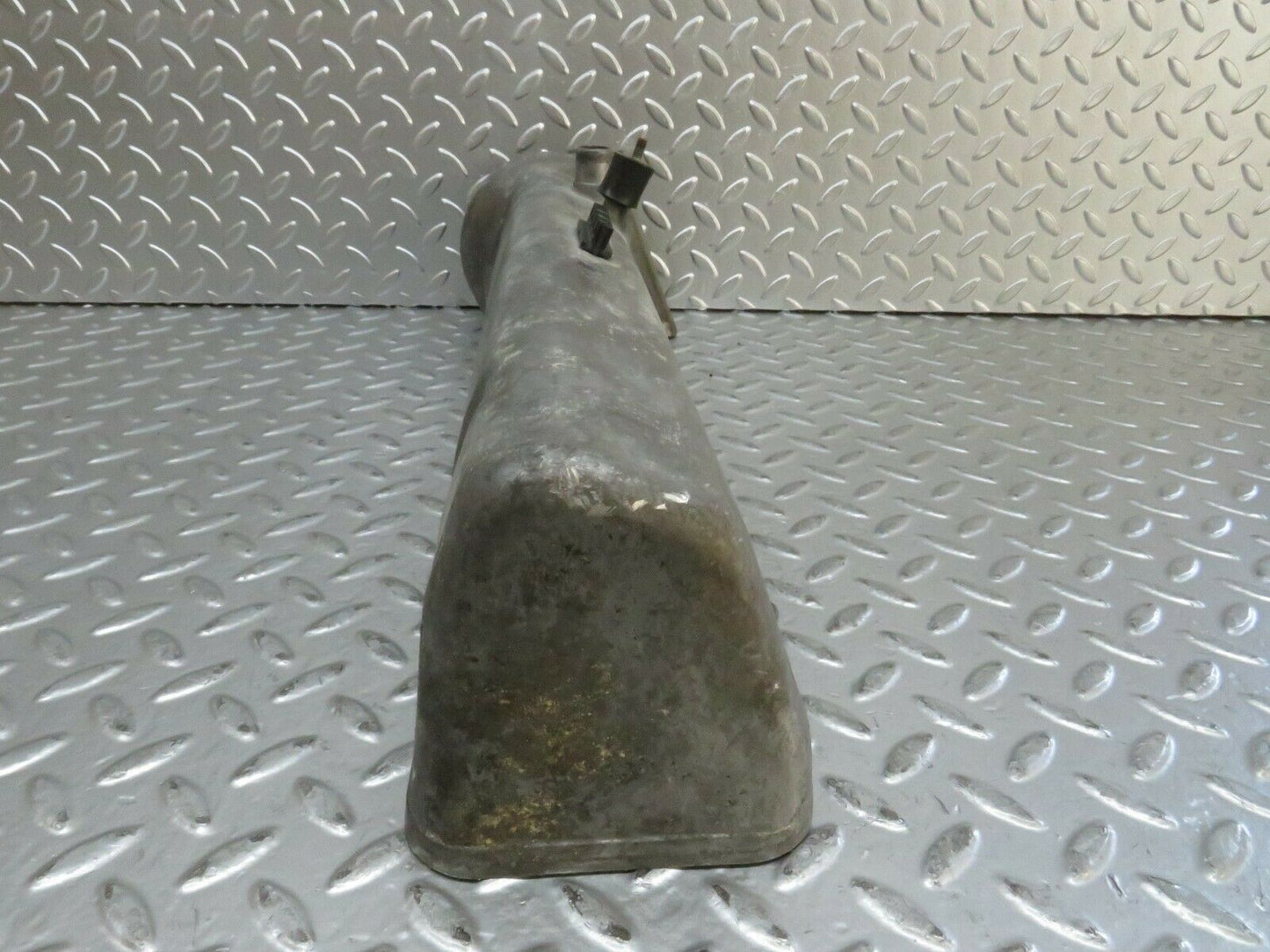 23857 Mercedes-Benz C107 450SLC Cylinder Head Valve Cover Left 1160163205