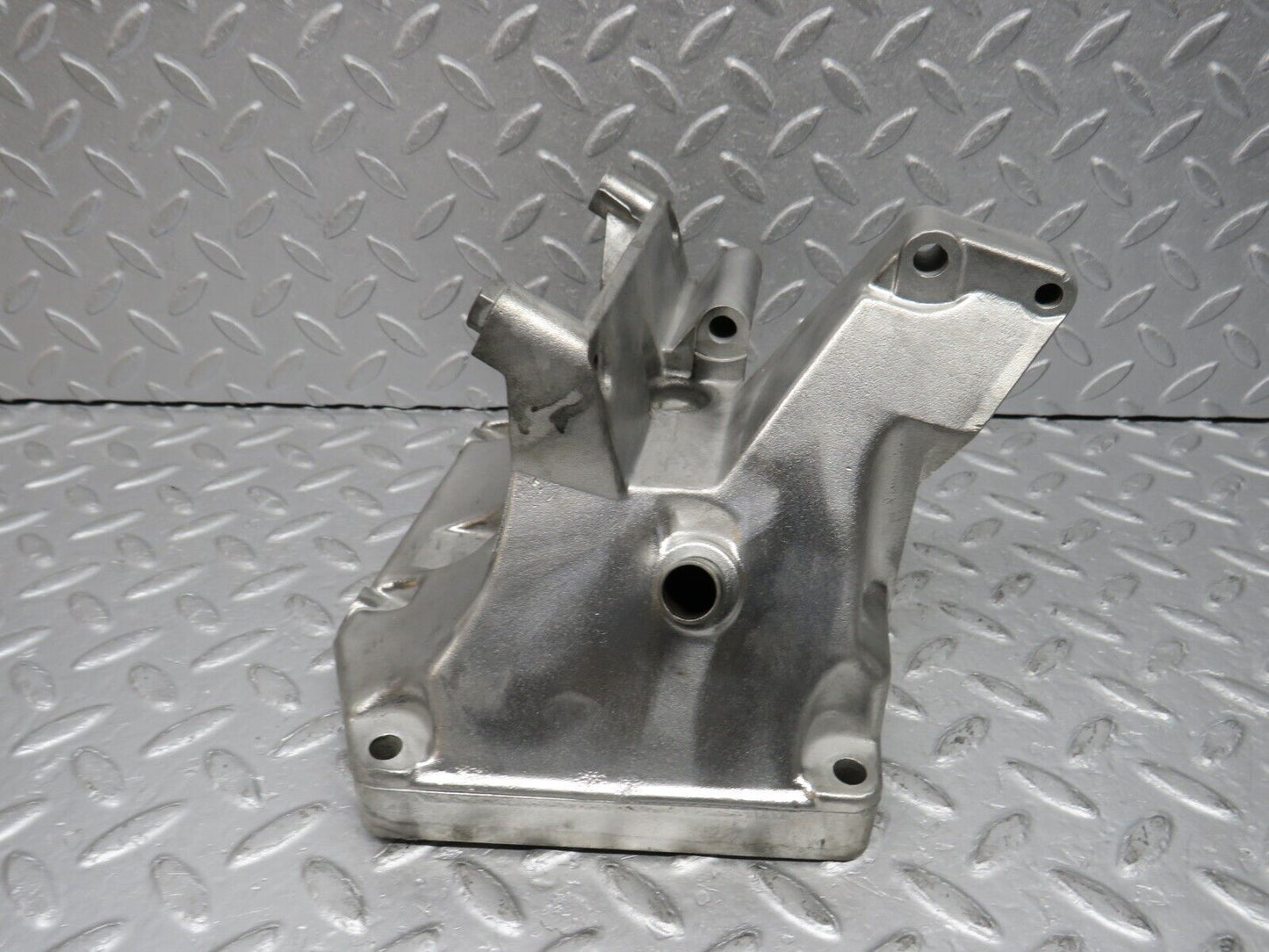 38647 Mercedes-Benz R129 280SL Coupe Power Steering Pump Bracket 1031310935