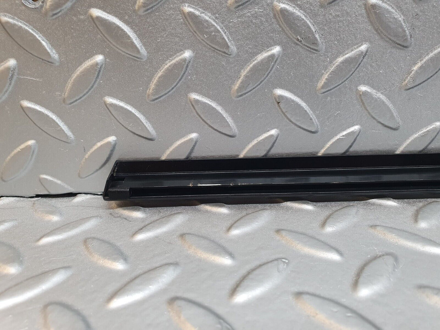 42611 Mercedes-Benz R129 320SL Coupe Left Door Window Moulding Trim