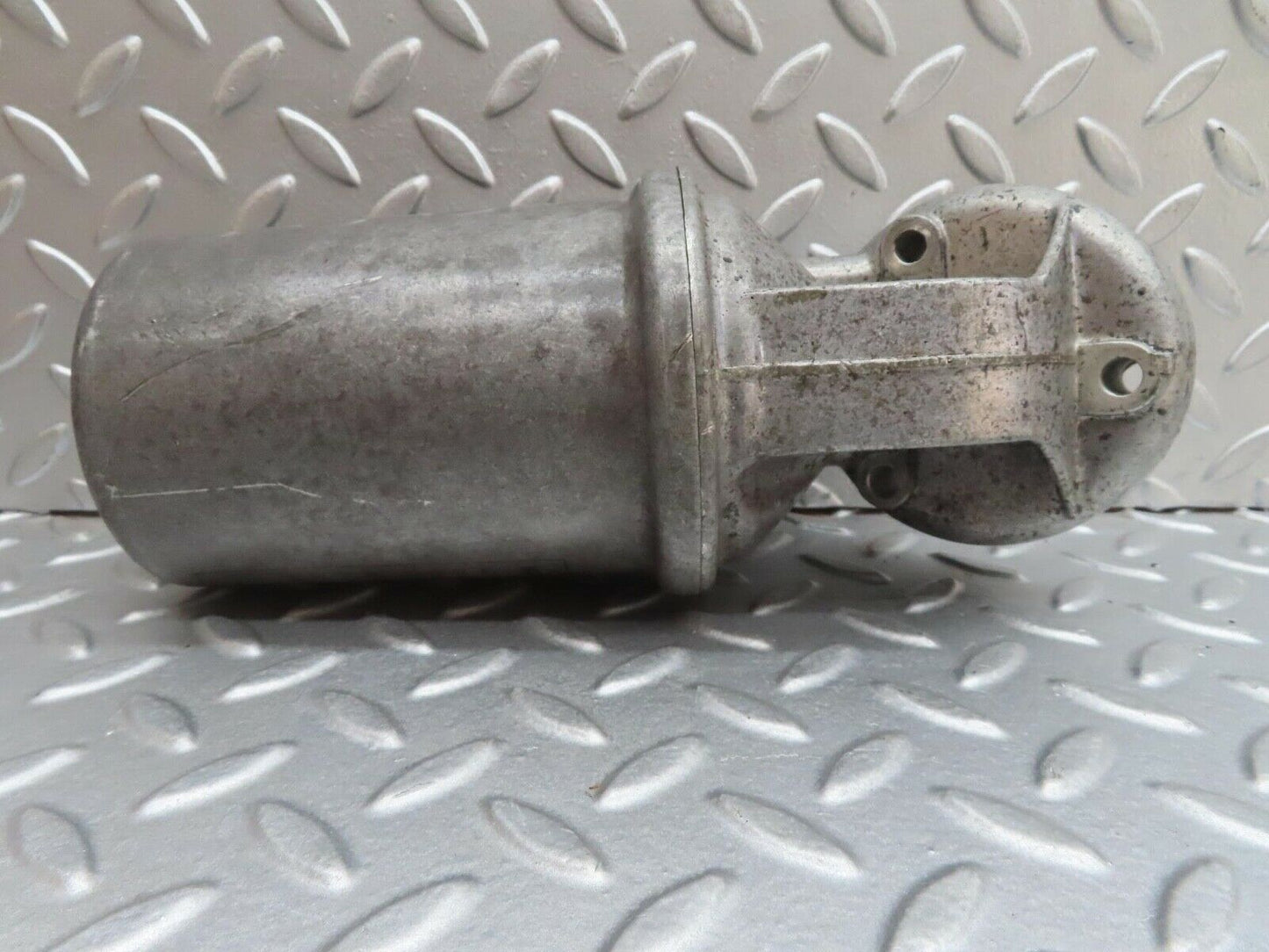 13714 Mercedes-Benz R107 450SL Oil Filter Housing 1161840309