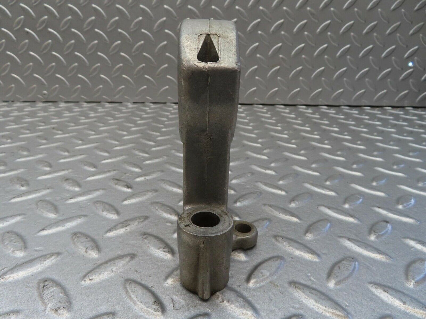13362 Mercedes-Benz W111 230S Camshaft Tower Bearing 1140510016