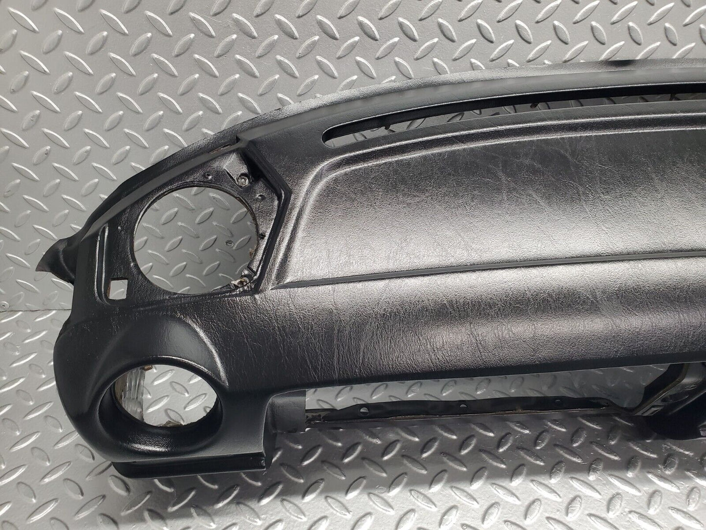 46497 Mercedes-Benz C123 280CE Coupe Dashboard Black