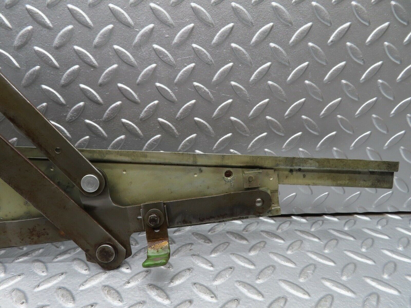 20332 Mercedes-Benz W114 280CE Coupe Front Right Manual Window Regulator