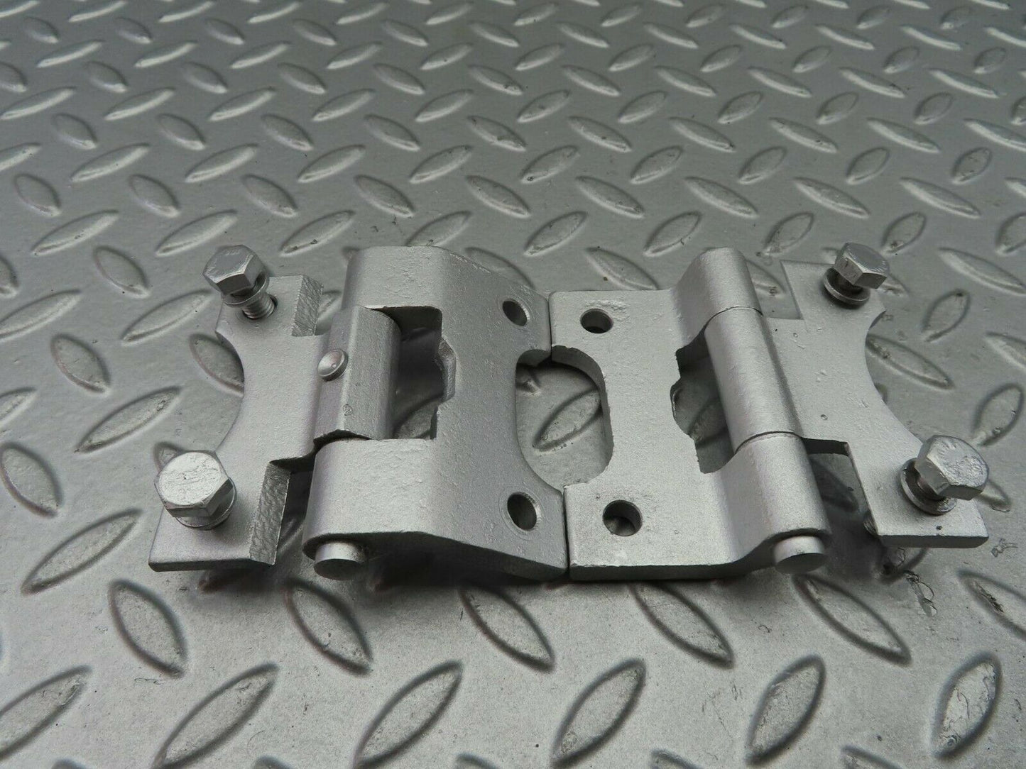 7211 Mercedes-Benz C107 350SLC Coupe Door Hinges Right Pair