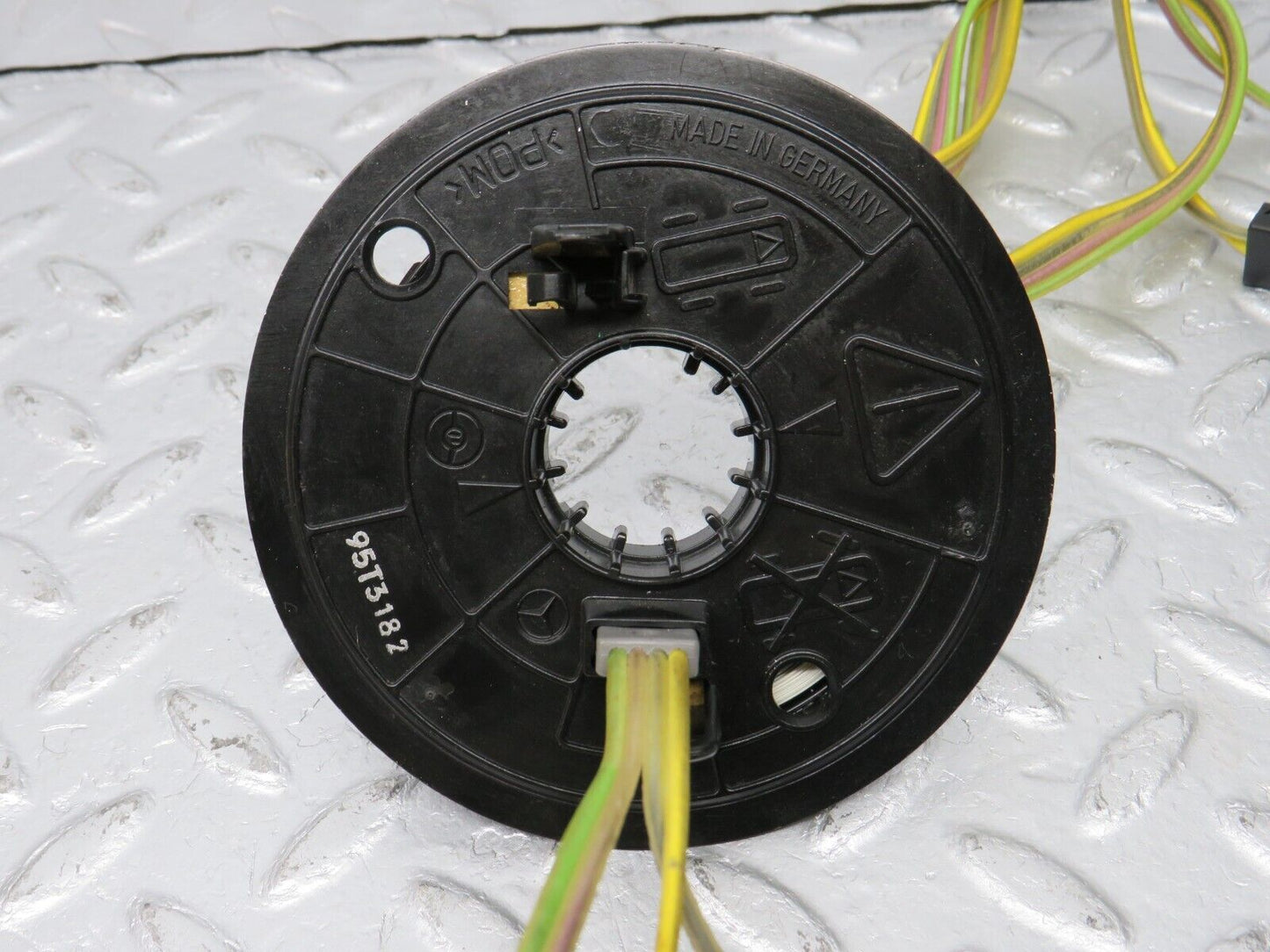 39475 Mercedes-Benz R129 320SL Coupe Steering Wheel Contact Plate 1704600049