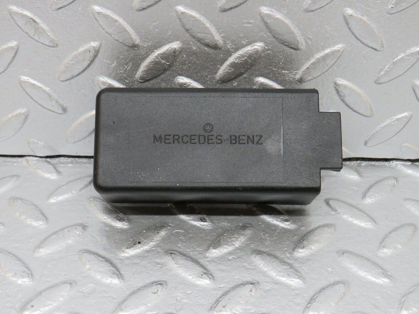 40669 Mercedes-Benz W123 300D Glow Plug Relay Cover 0005454245 3330591371