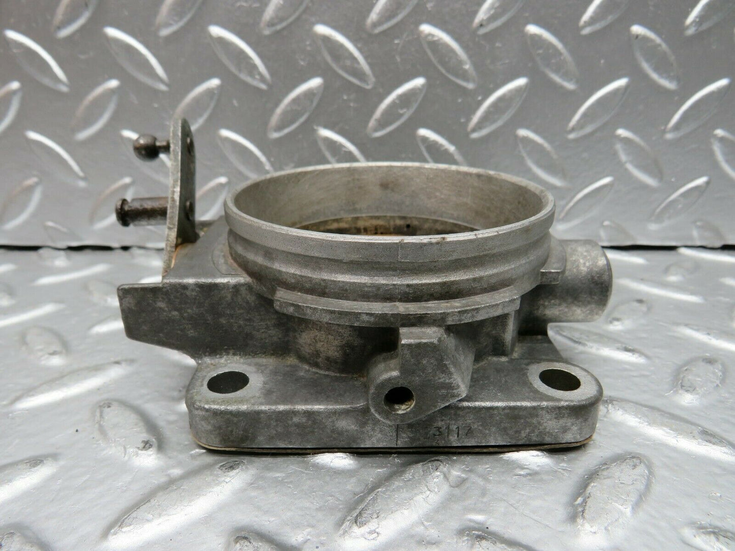 24069 Mercedes-Benz W123 280E Throttle Body Valve