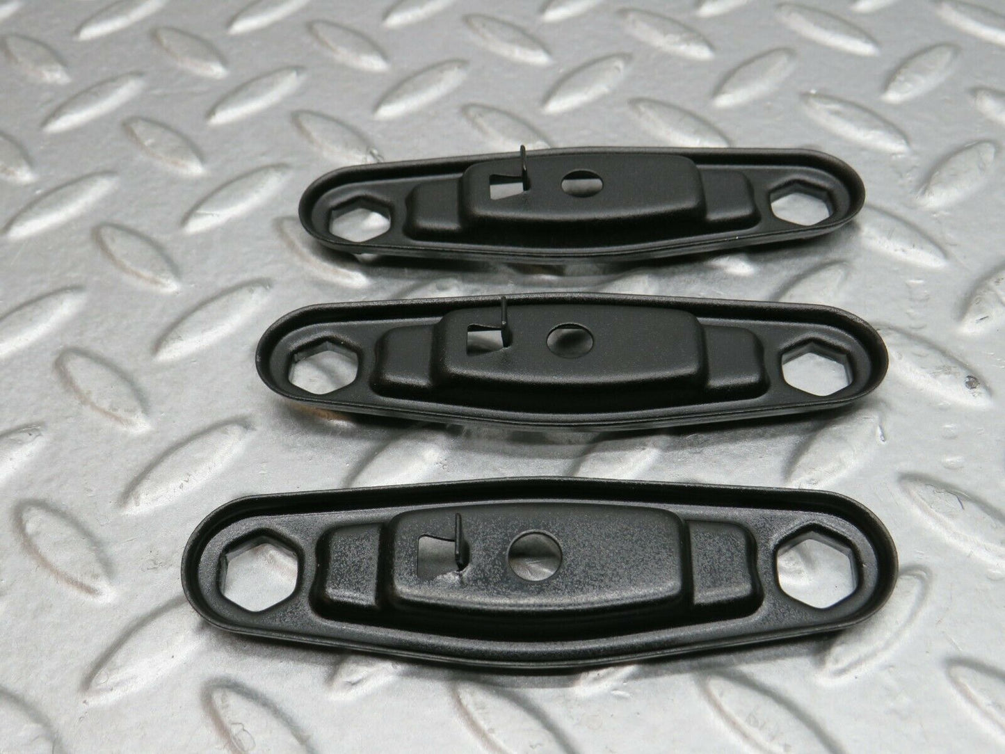22254 Mercedes-Benz S123 280TE Wagon Fuel Injector Bracket 3x