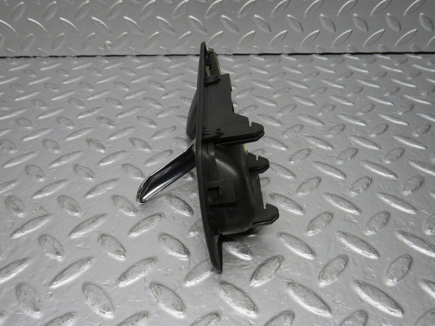 31371 Mercedes-Benz S124 220TE Rear Left Interior Door Handle 1247600161