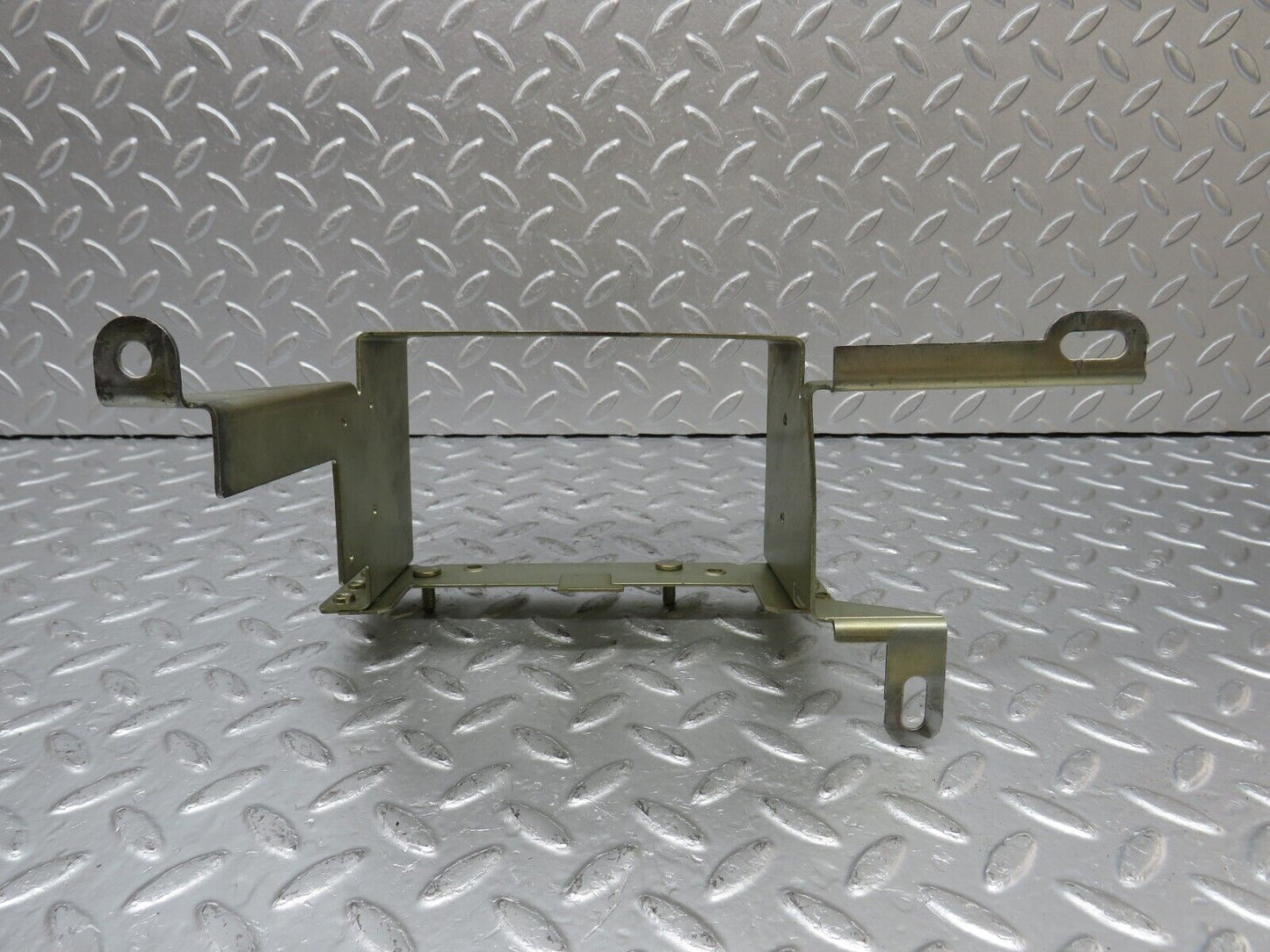 33310 Mercedes-Benz W202 C180 ECU Holder Bracket
