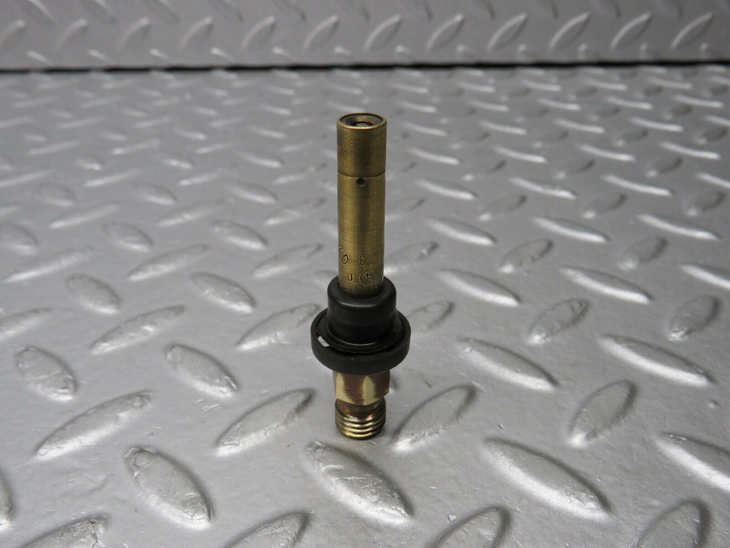 38901 Mercedes-Benz W201 190E 2.6L Fuel Injector Bosch 0000785623 0437502047