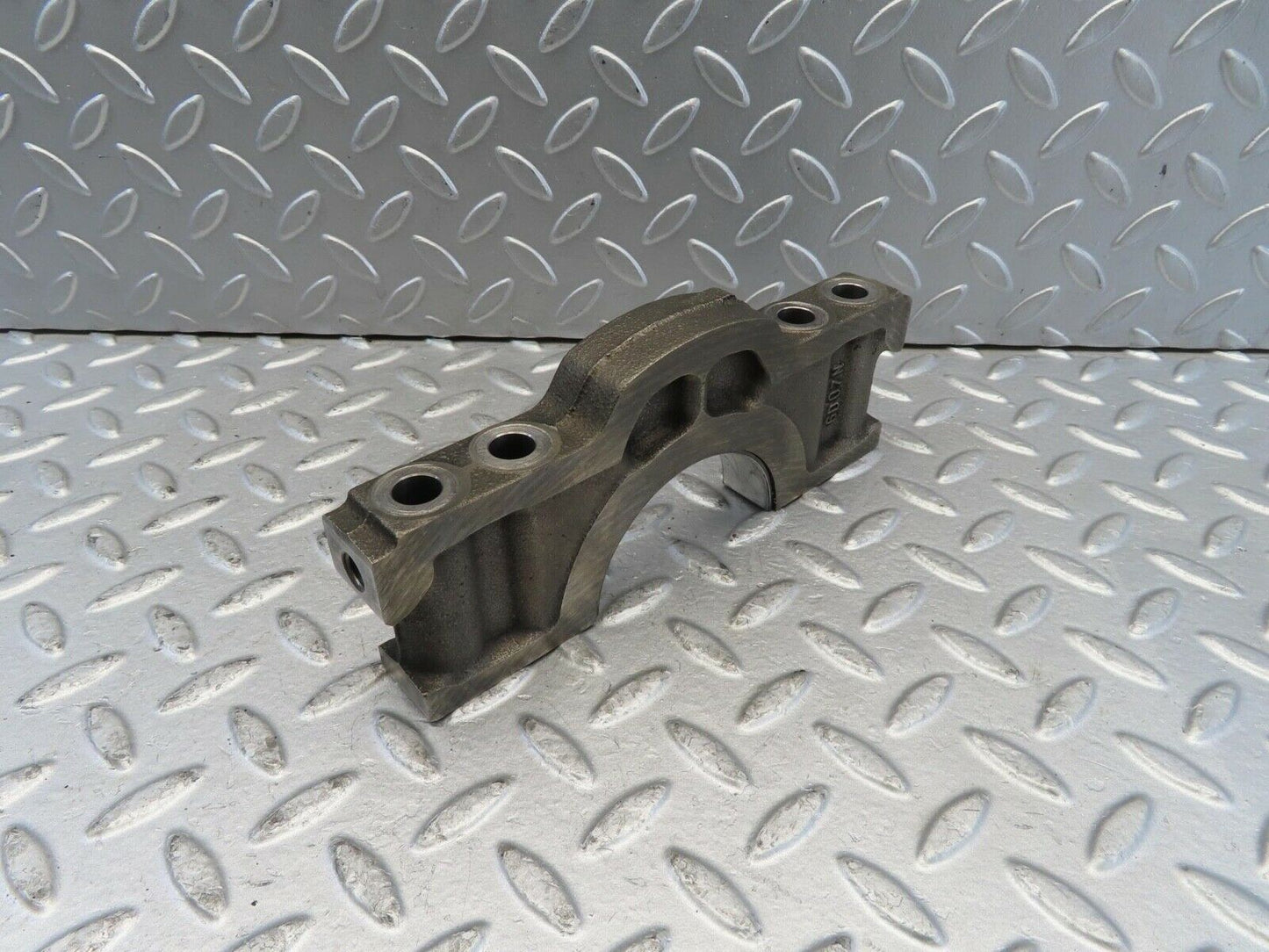 11288 Mercedes-Benz W221 S320 Crankshaft Bearing Holder Block 6420110311