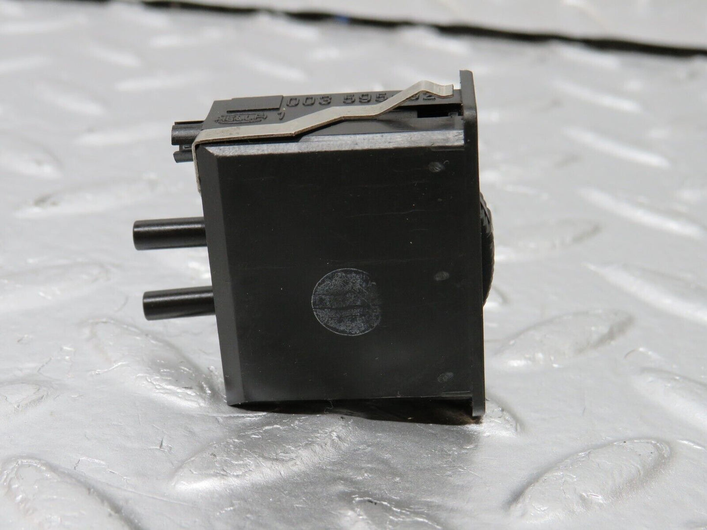 34074 Mercedes-Benz W124 260E Headlight Level Switch 1248000173