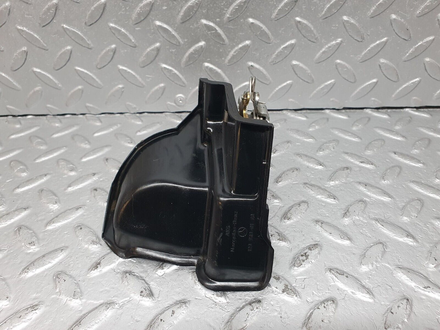 41106 Mercedes-Benz W126 300SE Rear Left Door Lock Mechanism 1237330108