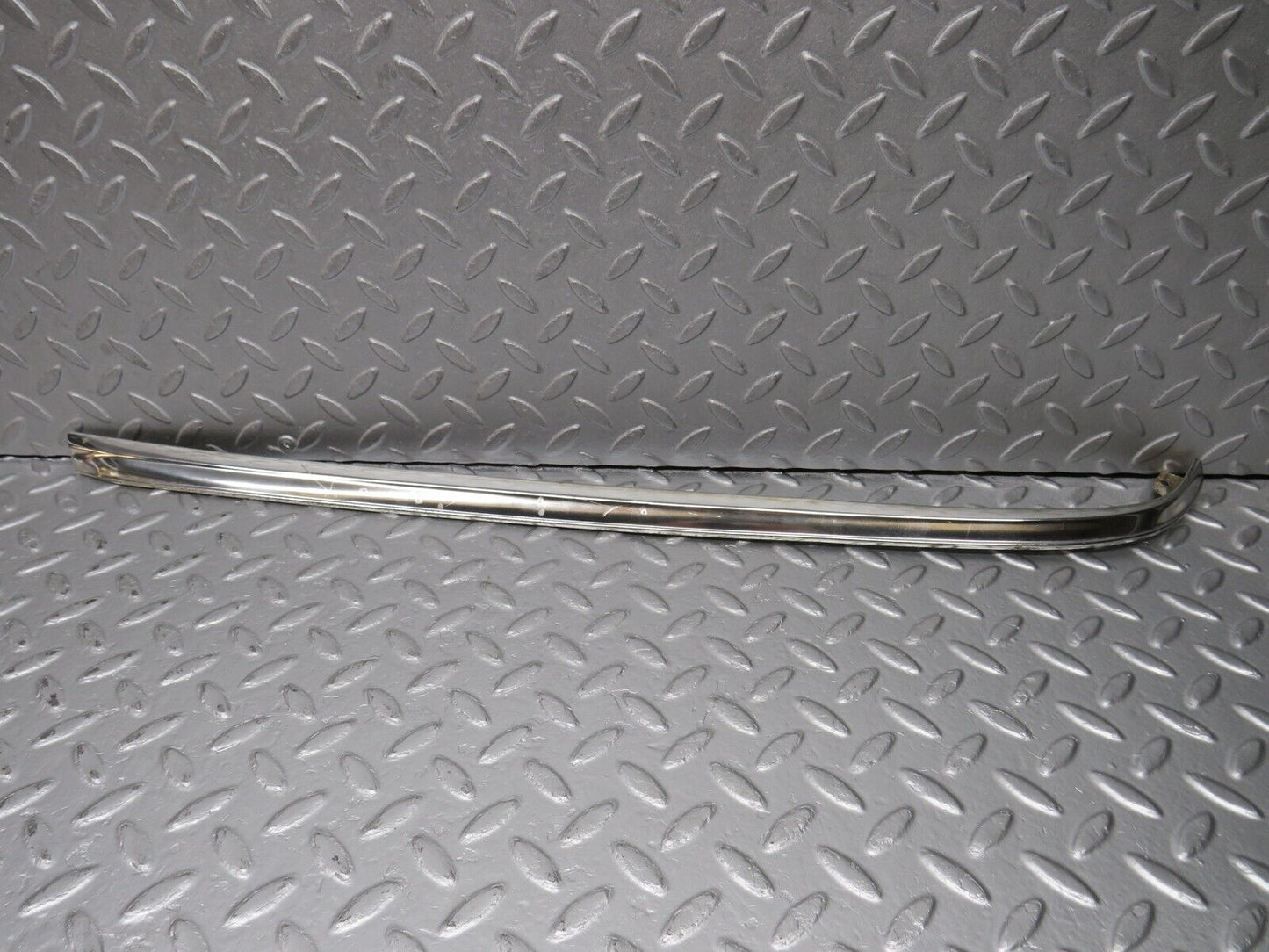 39860 Mercedes-Benz R107 350SL Coupe Hardtop Chrome Trim Left Side
