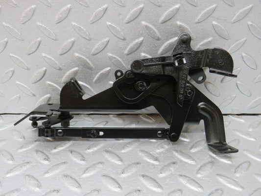 38118 Mercedes-Benz A124 320E Cabriolet Throttle Linkage 1040702321