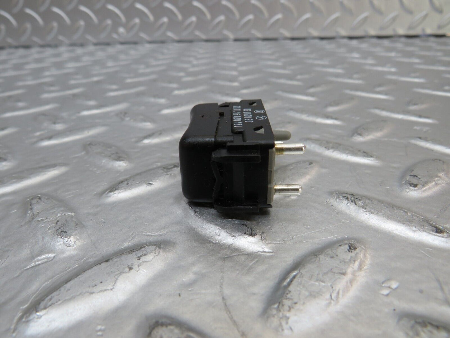 25738 Mercedes-Benz W124 280E Electric Window Switch Right 1248209410