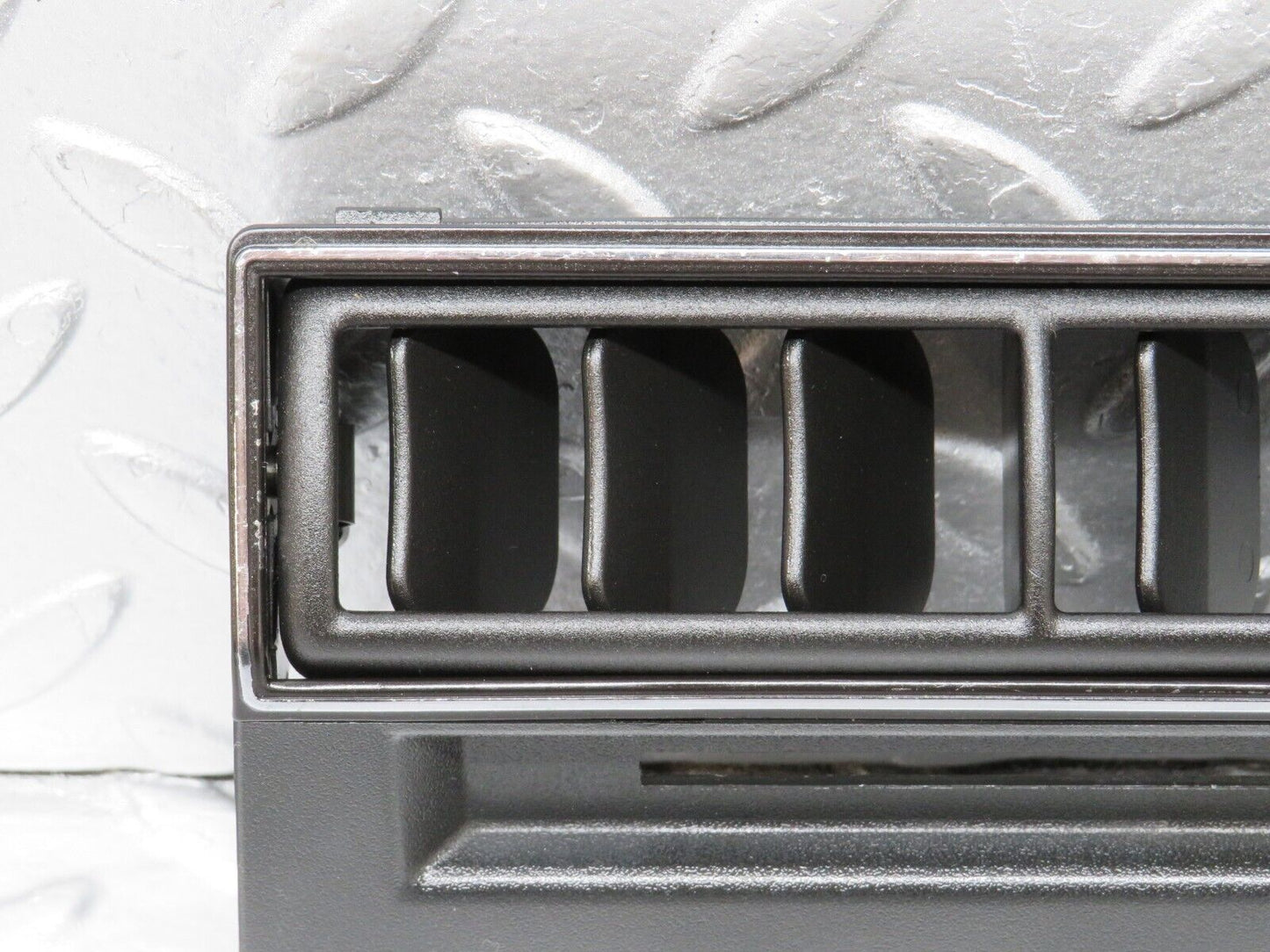 36187 Mercedes-Benz W126 420SE Centre Console Air Vent 1268300013