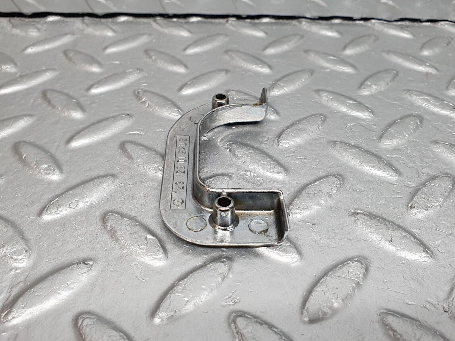 40898 Mercedes-Benz W126 300SE Interior Chrome Door Latch Trim Left 1237230124