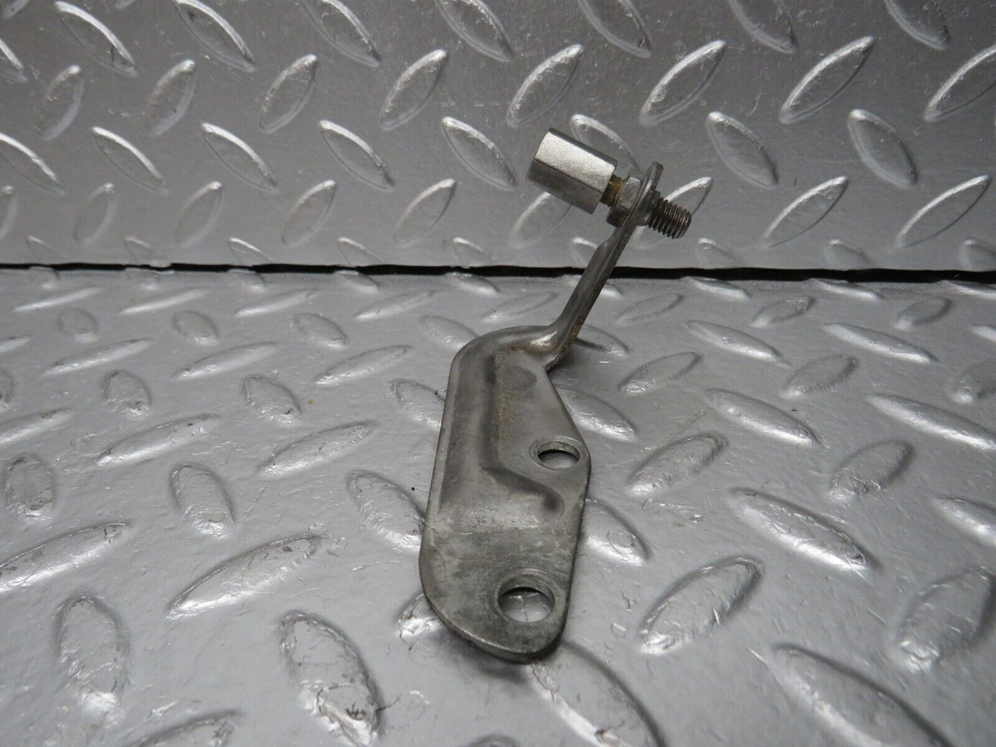 31163 Mercedes-Benz W123 200D Accelerator Cable Bracket