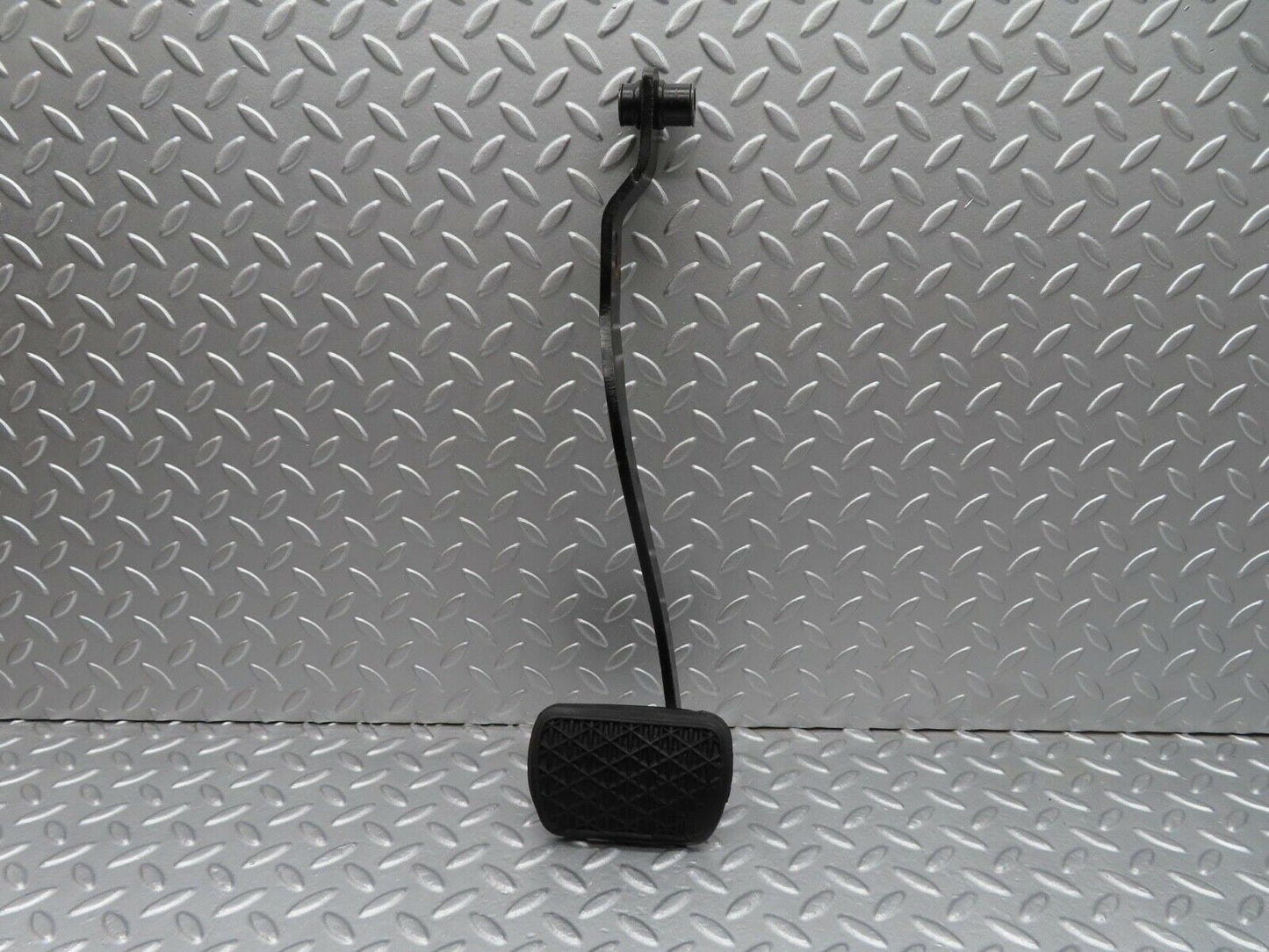 14005 Mercedes-Benz C107 280SLC Brake Pedal LHD