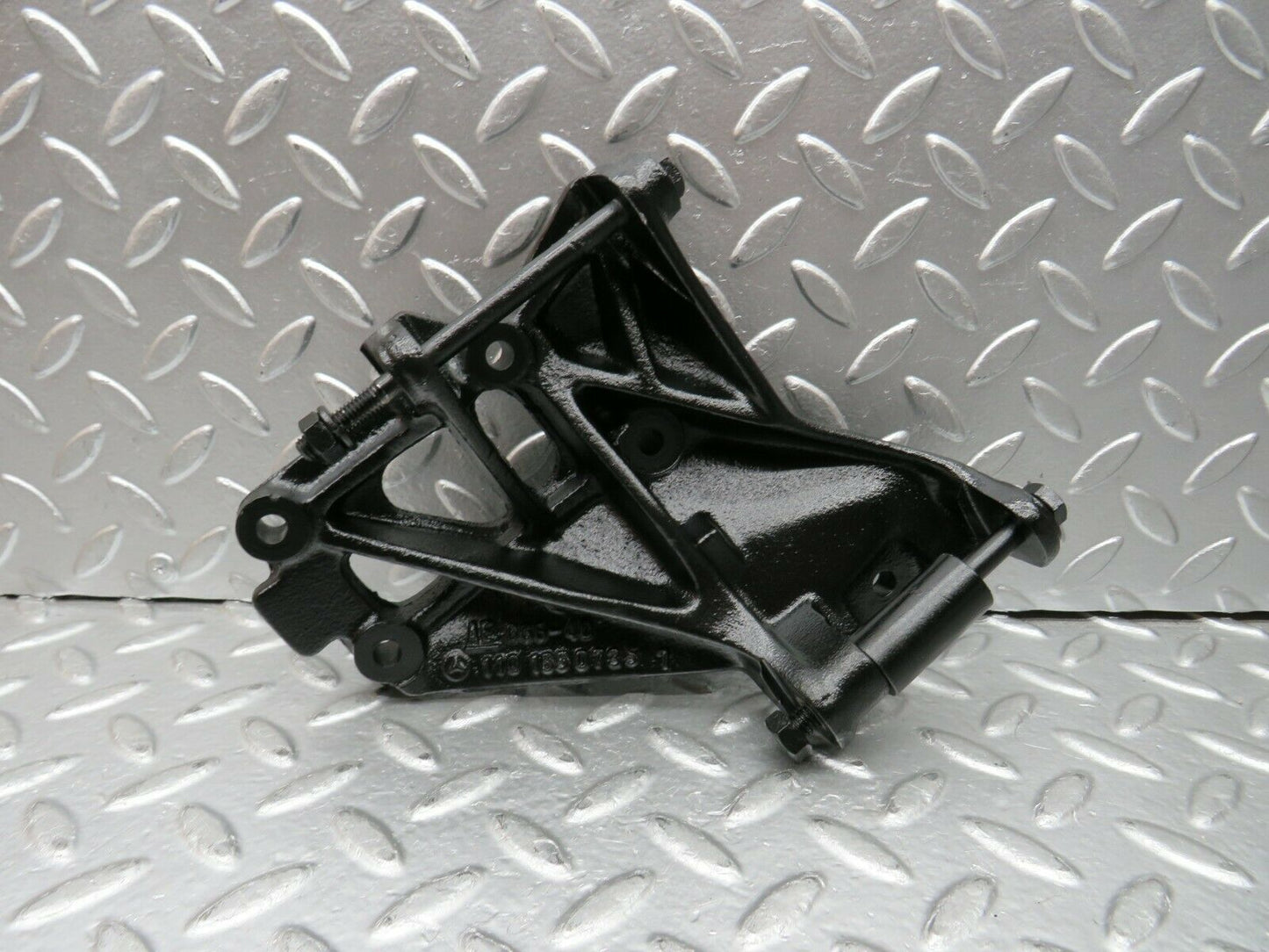 24087 Mercedes-Benz W123 280E Alternator Generator Bracket 1101550735