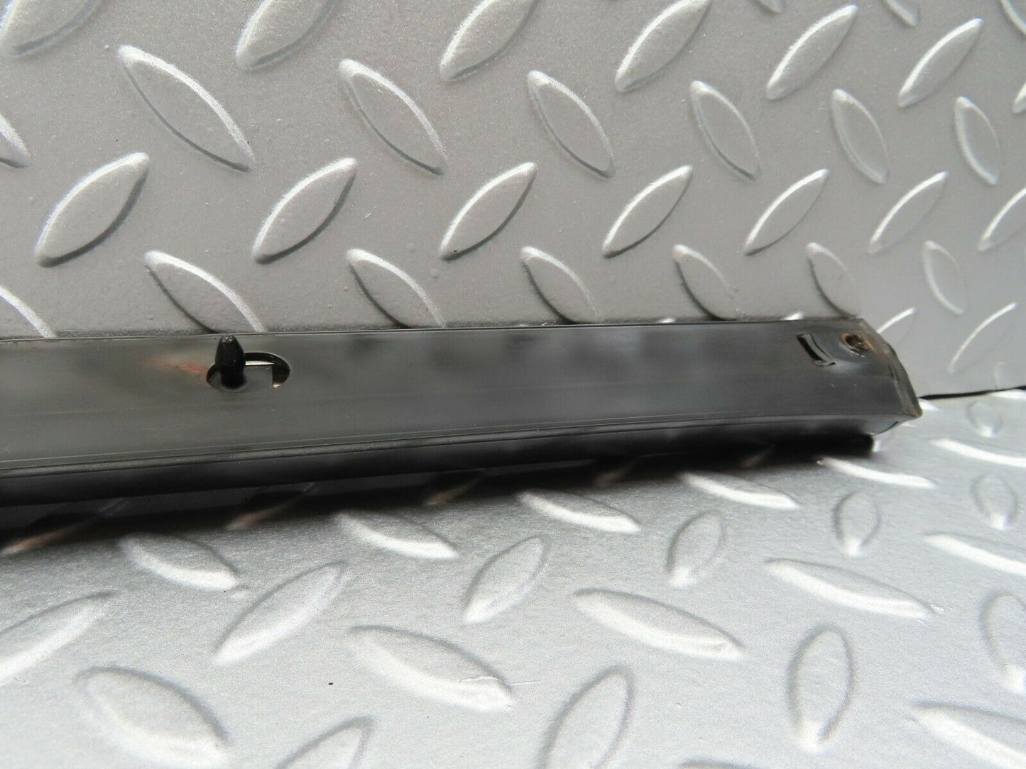 6866 Mercedes-Benz C107 350SLC Coupe Right Door Centre Moulding Trim