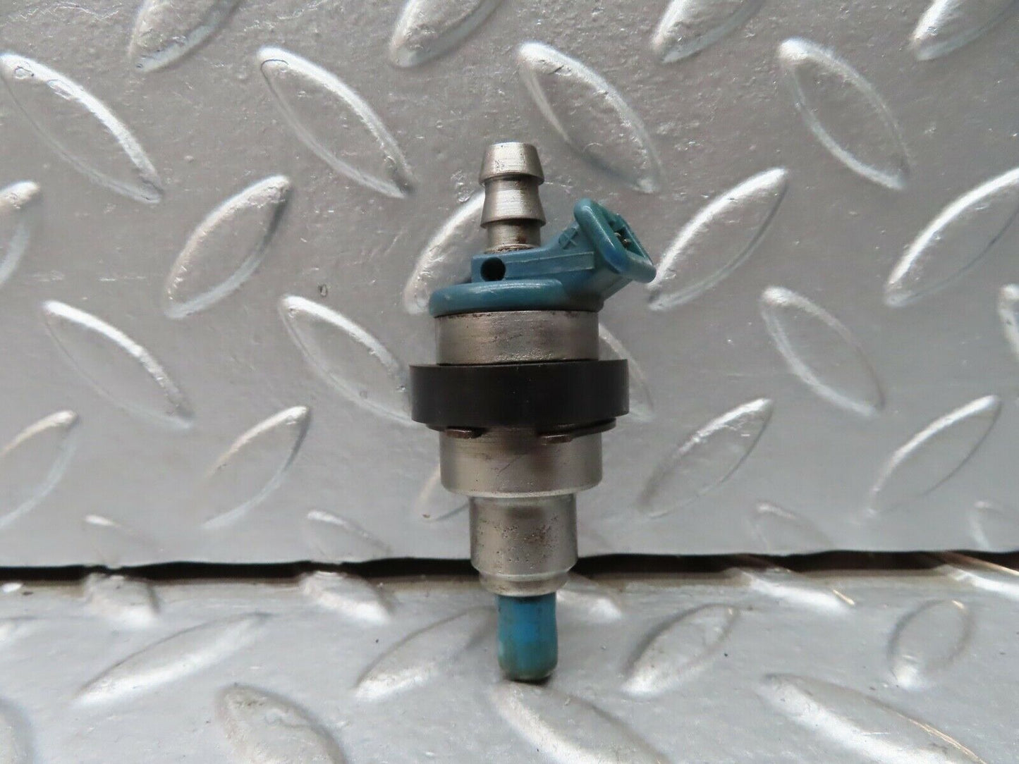 20687 Mercedes-Benz R107 450SL Coupe Fuel Injector Bosch 0280150036