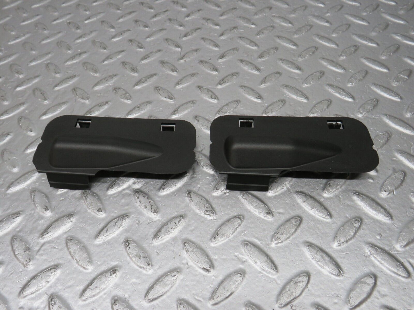 33457 Mercedes-Benz W202 C180 Windscreen Washer Nozzle Cover Trim 2028890025