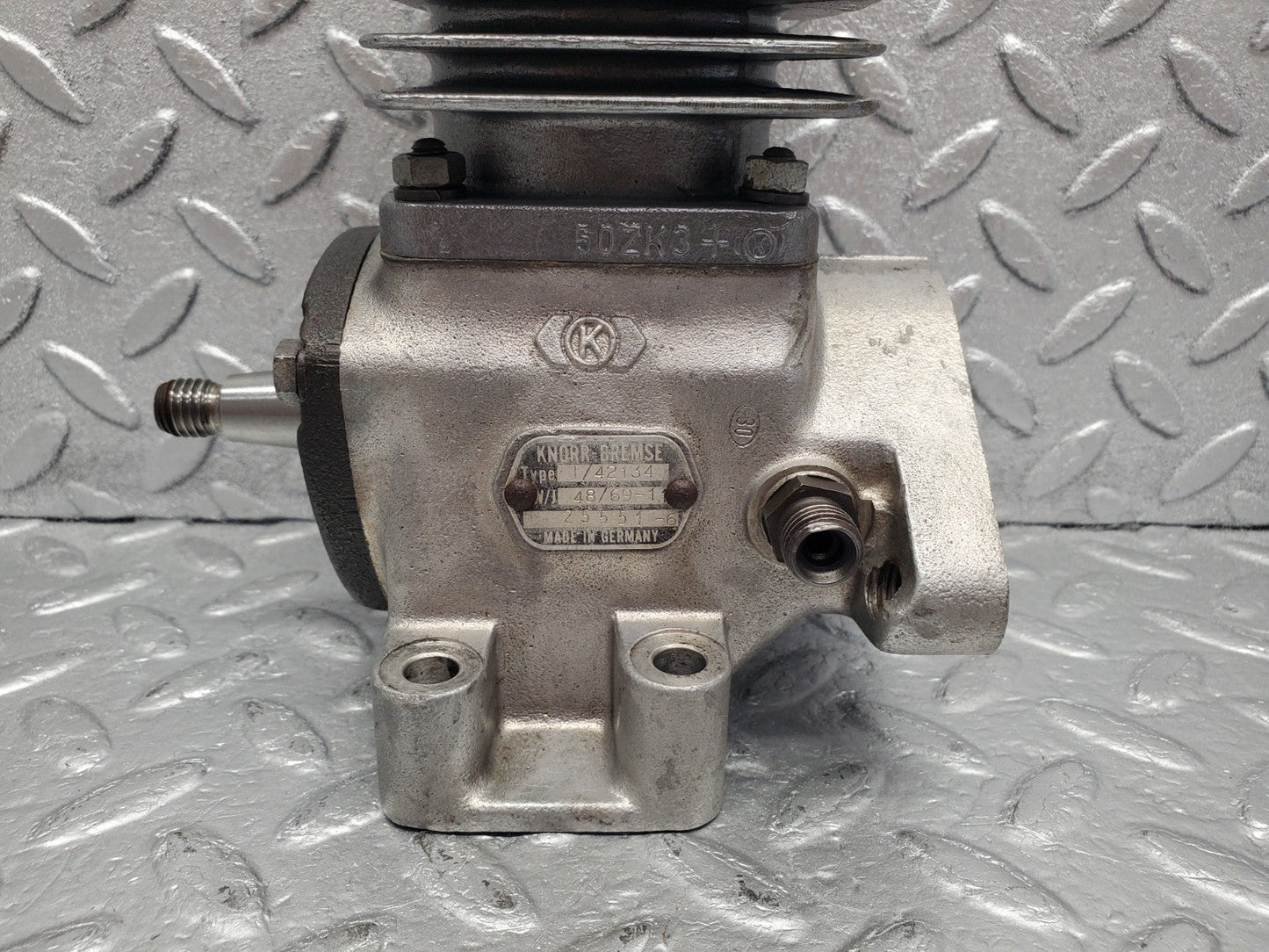 W112 air suspension compressor used OEM