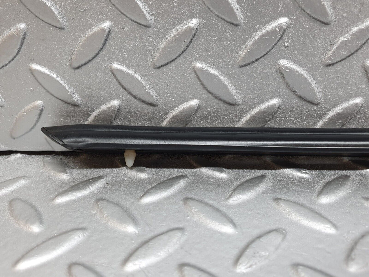 43455 Mercedes-Benz W108 280SE Front Right Door Centre Moulding Trim