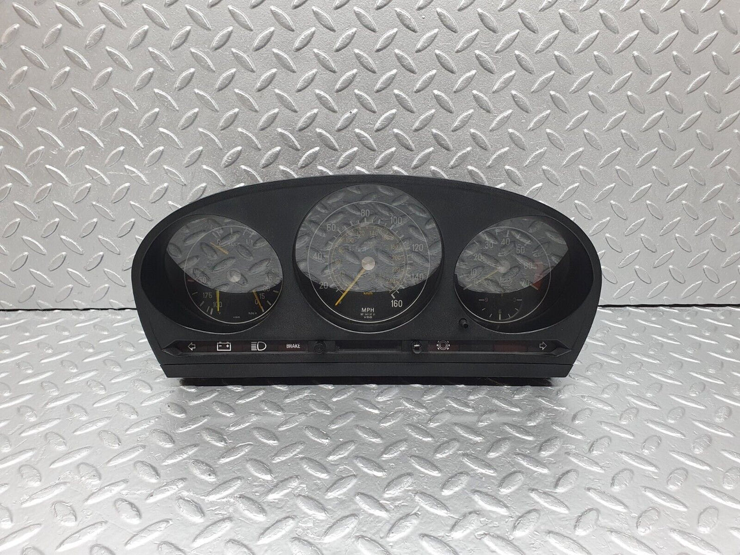 43103 Mercedes-Benz C107 450SLC Coupe Instrument Cluster 87001021 1075423701