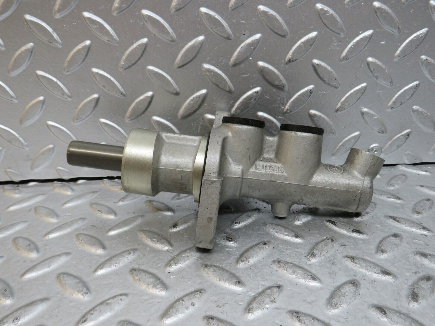 29047 Mercedes-Benz C124 320CE Coupe Brake Master Cylinder Lucas