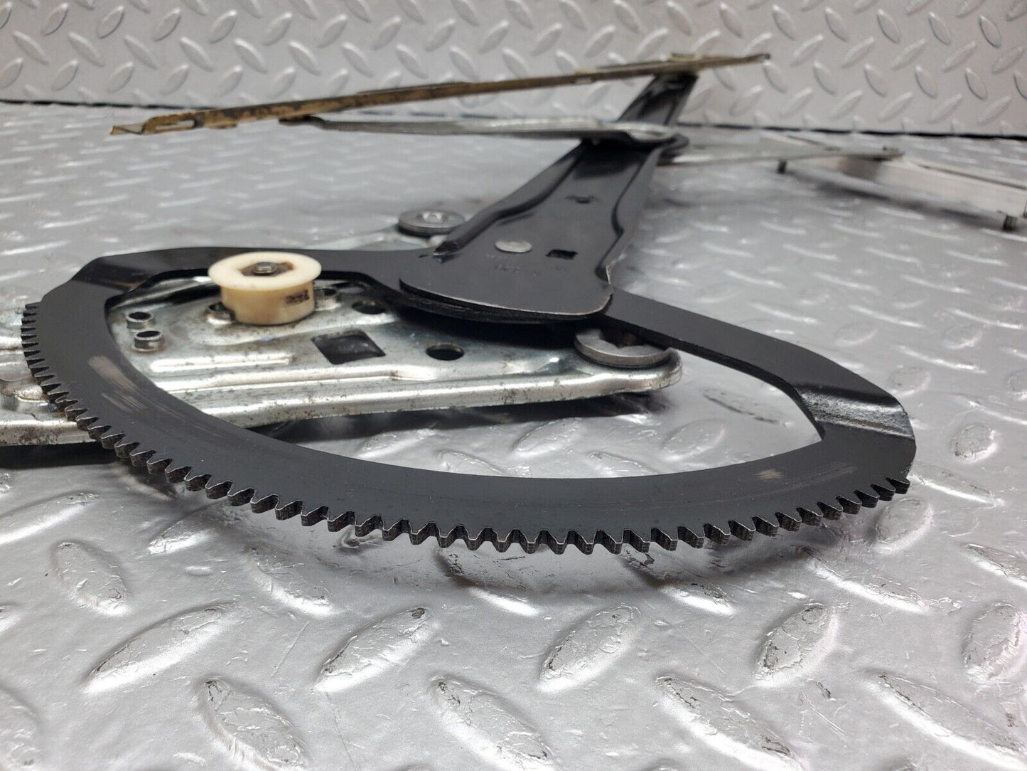 45246 Mercedes-Benz R129 300SL Coupe Power Window Regulator Left Side