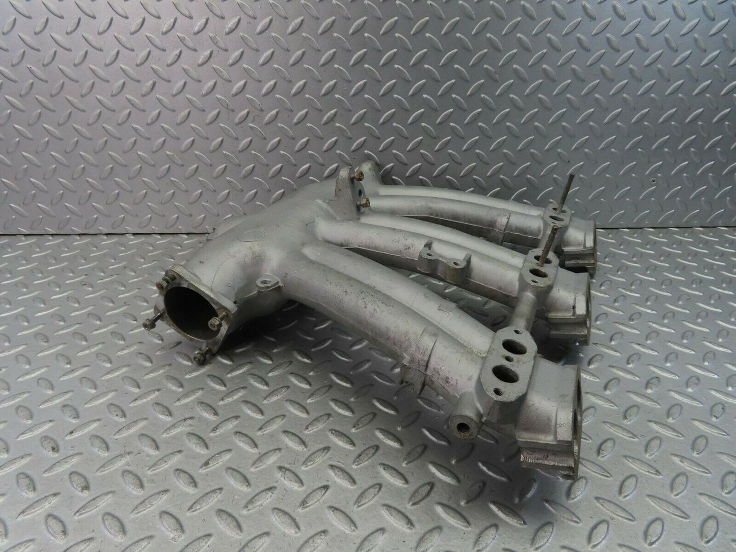 8684 Mercedes-Benz W111 Intake Manifold 1271412501