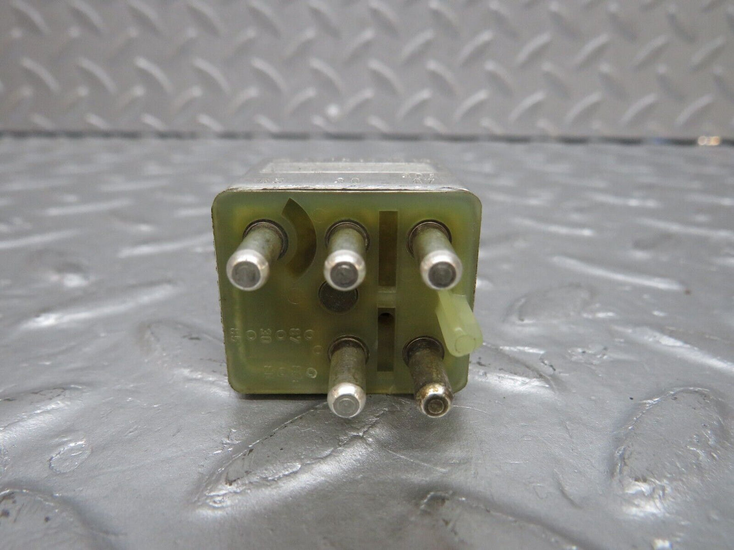 38091 Mercedes-Benz A124 320E Cabriolet Multi Purpose Relay 0015420219