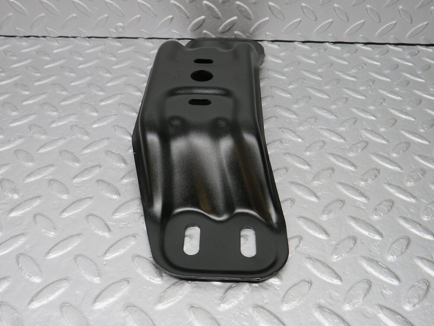38005 Mercedes-Benz A124 320E Cabriolet Gearbox Mount Bracket