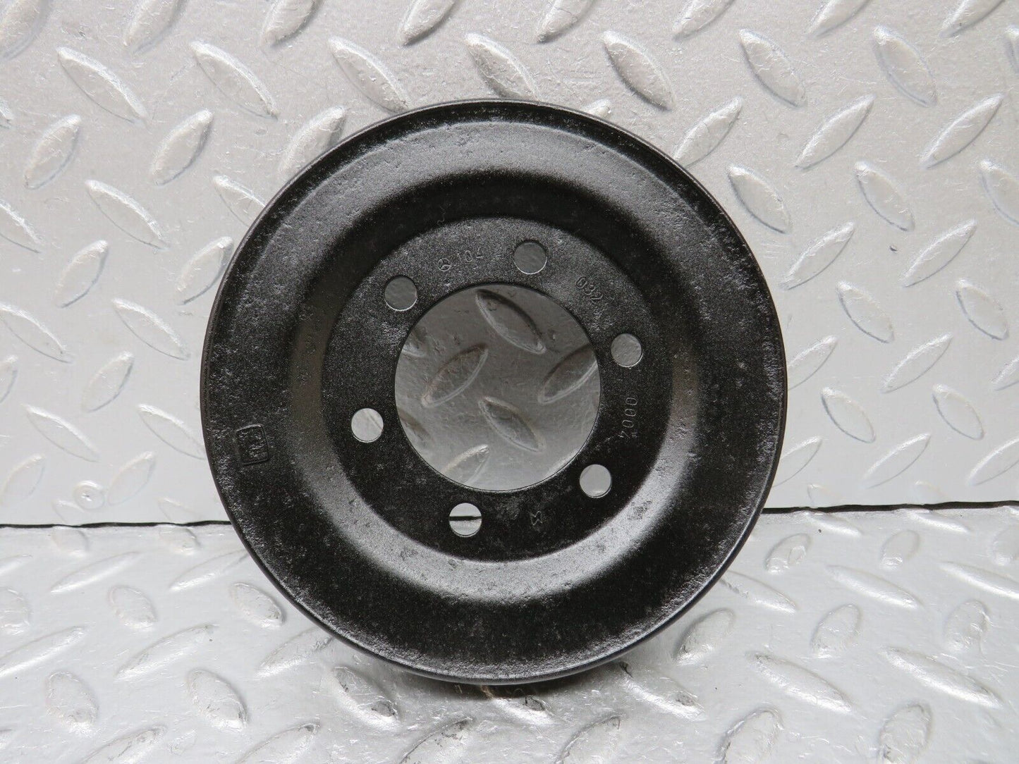 38102 Mercedes-Benz A124 320E Cabriolet Crankshaft Pulley 1040320004